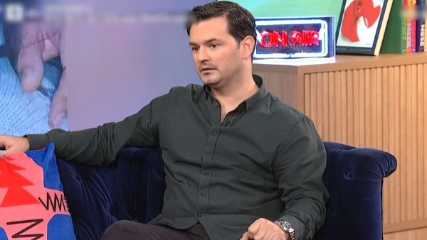 Ιωάννης Απέργης – Τροχαίο με τη μηχανή για τον ηθοποιό: «Έκανα σάλτο στον αέρα, έπεσα με τον ώμο και με έσωσε η μπότα»