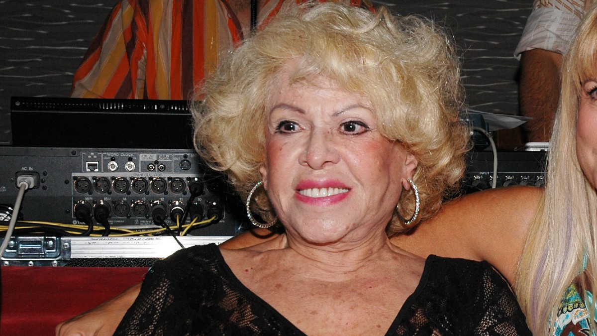 Κρίσιμη νύχτα για την Καίτη Γκρέυ: Στο πλευρό της η Αγγελική Ηλιάδη μετά το εγκεφαλικό