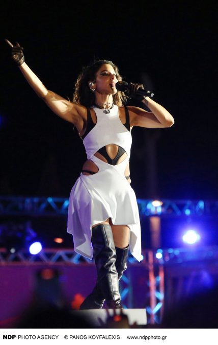 Η Μαρίνα Σάττι στη σκηνή