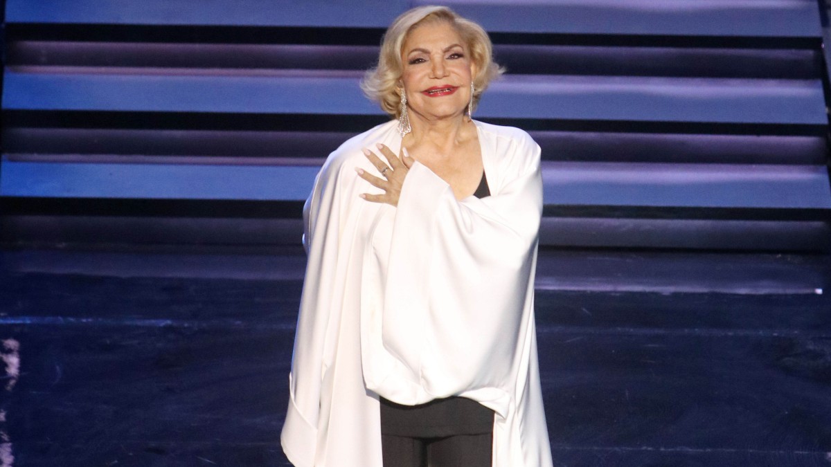 Μαρινέλλα: O λόγος που δεν βγαίνει νέο ιατρικό ανακοινωθέν, παρότι παραμένει στη ΜΕΘ