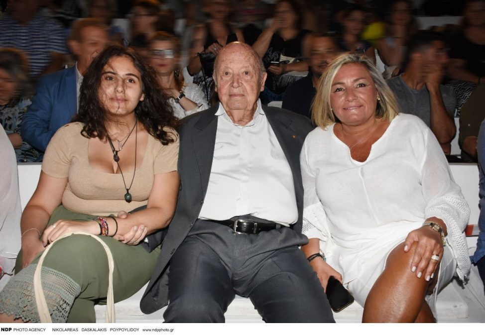 O Μίμης Πλέσσας με τη Λουκίλα Καρρέρ και την κόρη τους, Ελεάννα