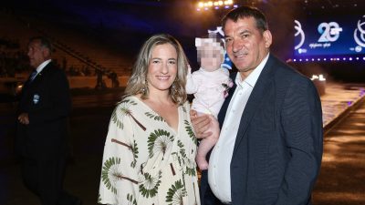 Πύρρος Δήμας: Ταΐζει την κόρη του με το μπιμπερό και «λιώνει» από αγάπη – Δείτε φωτογραφία