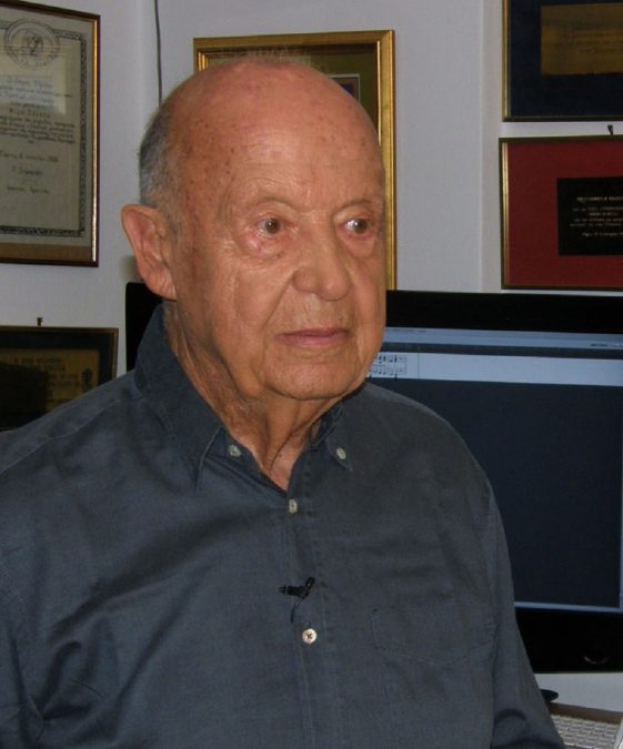 Ο Μίμης Πλέσσας στην κάμερα της ΕΡΤ