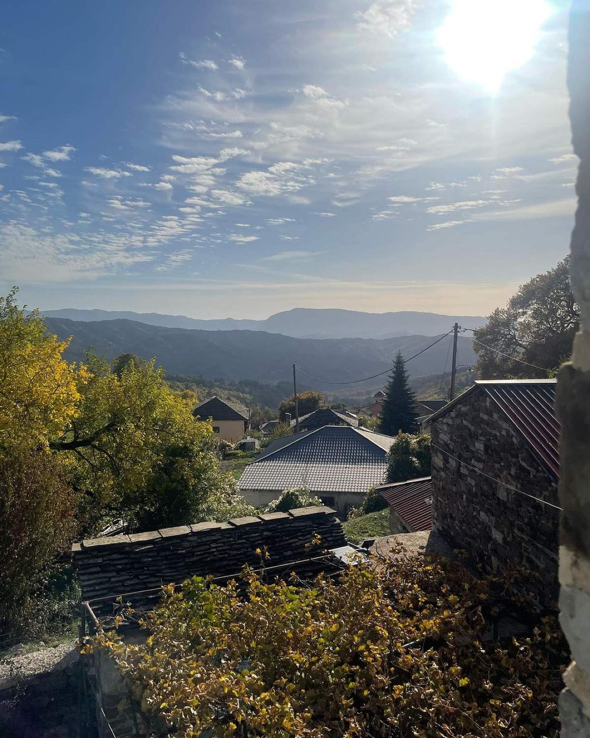 Η Ρούλα Κορομηλά στα Ζαγοροχώρια