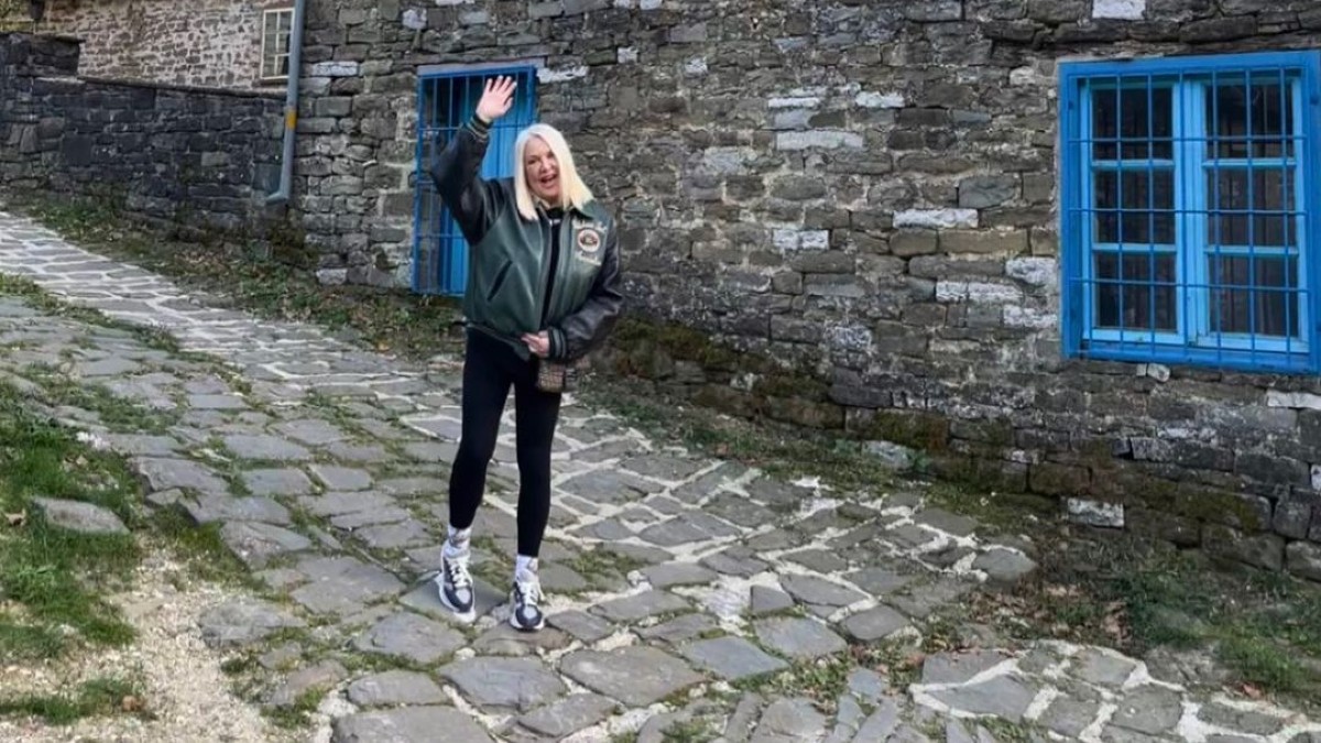 Η Ρούλα Κορομηλά στα Ζαγοροχώρια