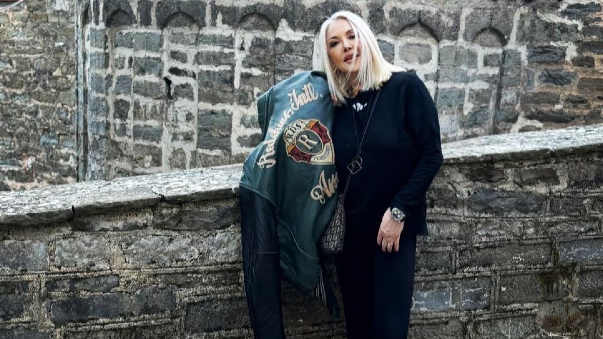 Η Ρούλα Κορομηλά στα Ζαγοροχώρια