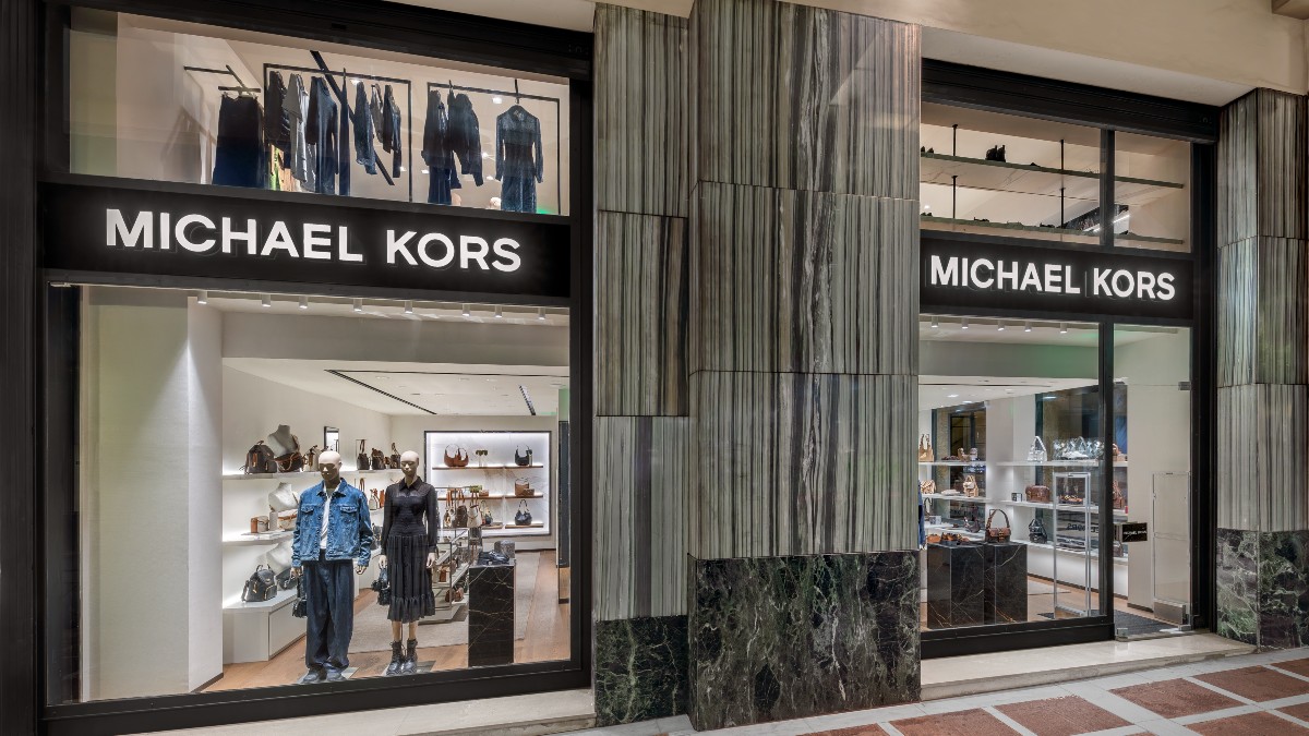 Στη σταδίουτο νέο κατάστημα MICHAEL KORS