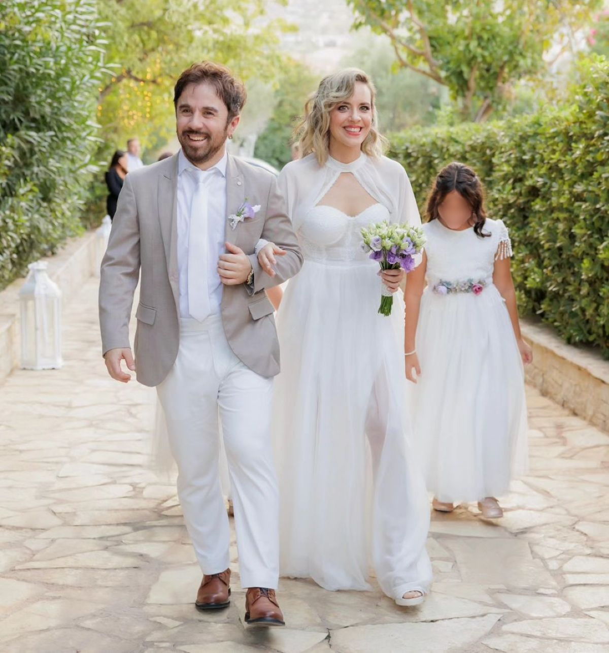 Ο Θανάσης Τσαλταμπάσης και η Αγοραστή Αρβανίτη στον γάμο τους