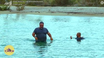 The Road Show: Tο Χ υποκλίθηκε στον Γρηγόρη Αρναούτογλου και τον Διονύση για την... τρέλα τους