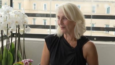 Θέμις Μπαζάκα: «Ένιωσα τη ζωή μου να βιάζεται από δημοσιογράφους όταν μίλησα για τα θρησκευτικά»