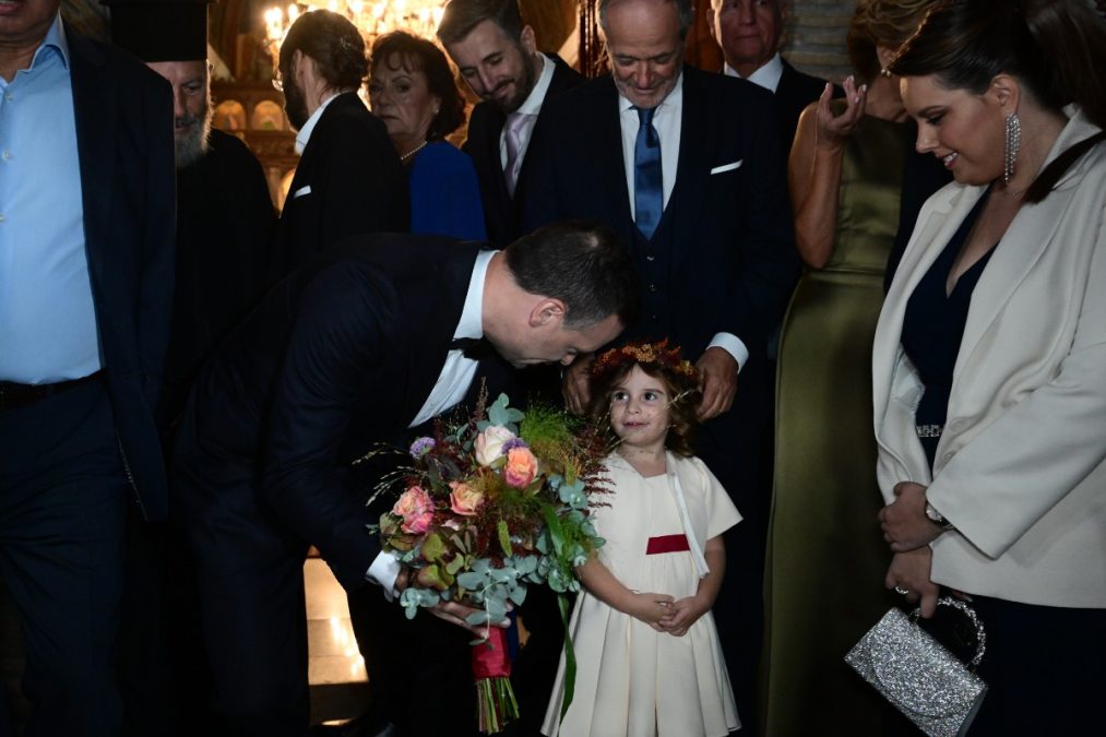 Ο Χάρης Δούκας περιμένει τη νύφη