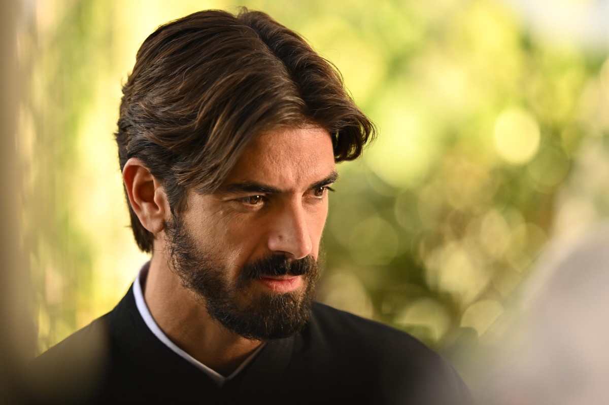 Σκηνή με τον Παπά Νικόλαο από τον Άγιο Έρωτα