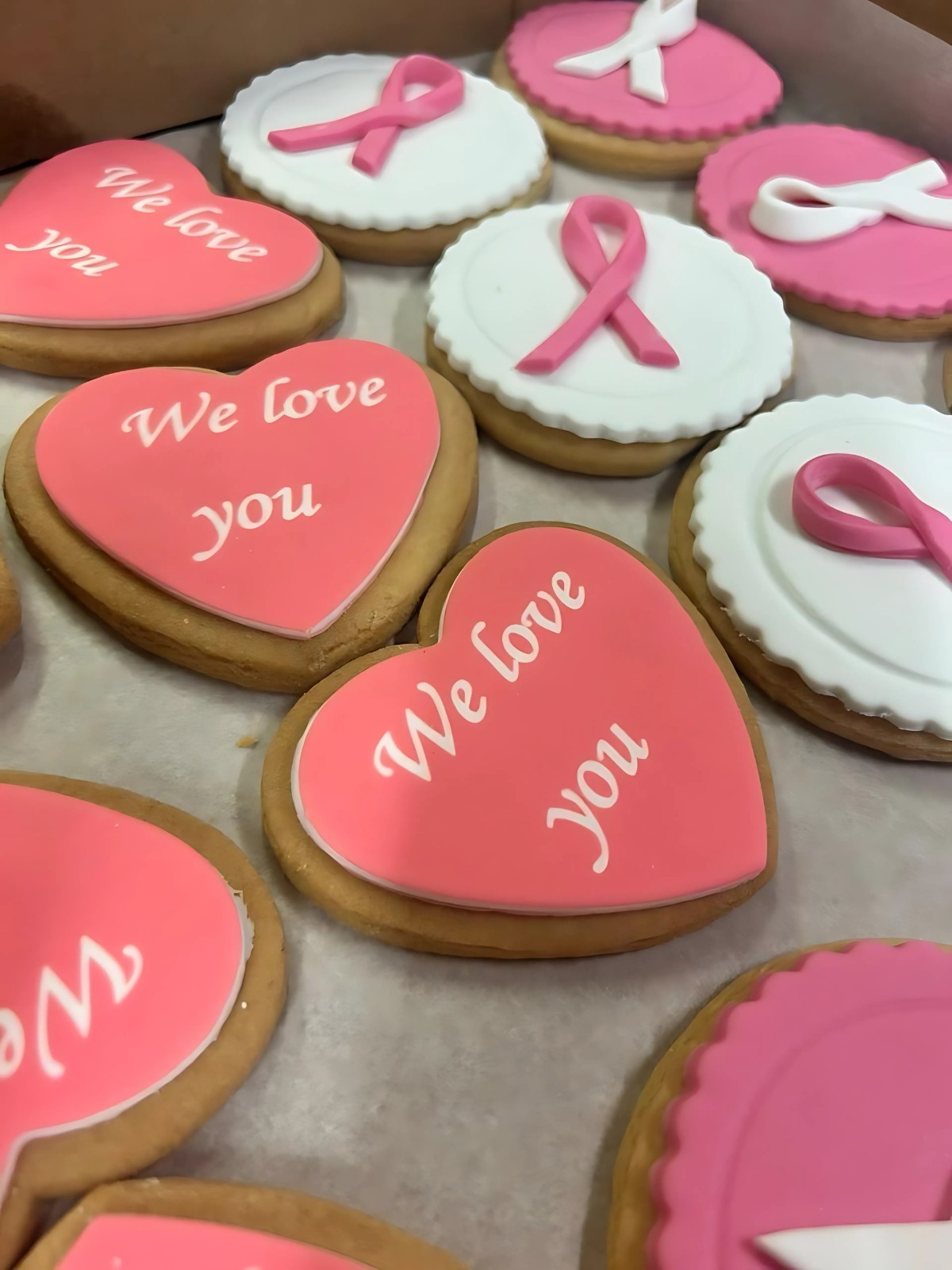 APOLLONION: Εκστρατεία για τον καρκίνο του μαστού