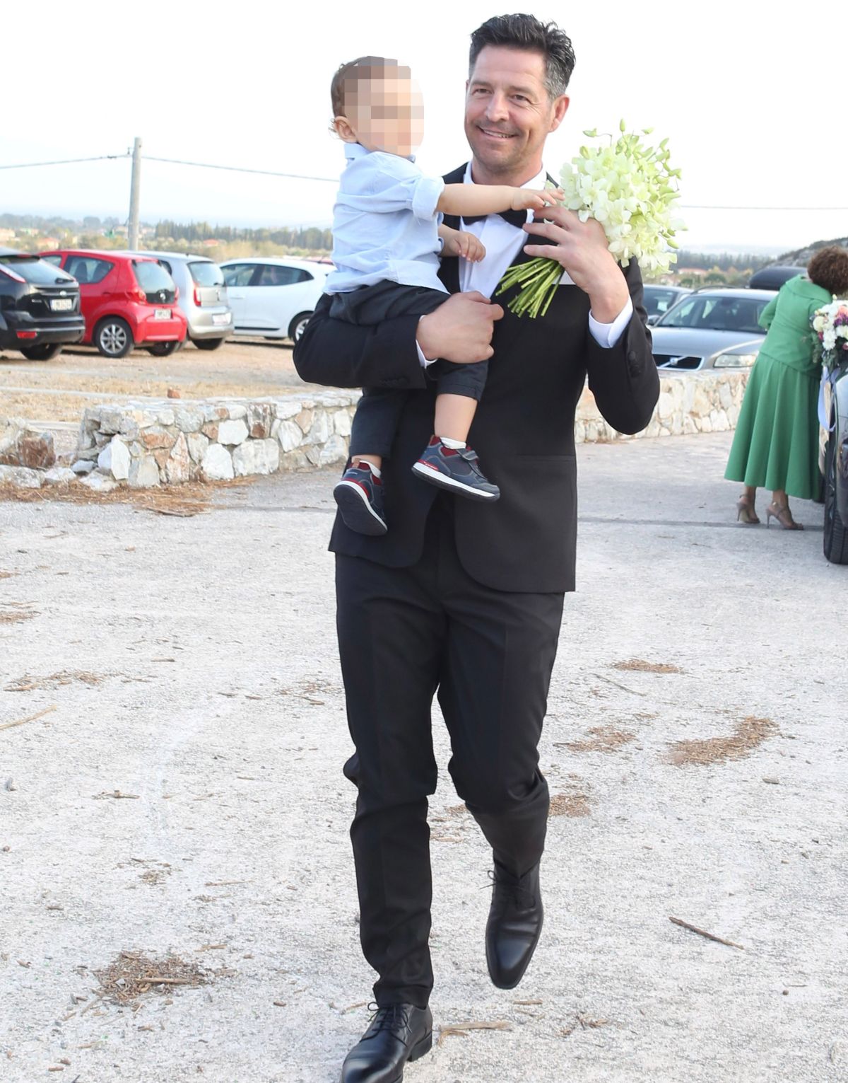 Φωτογραφία από το γάμο του Απόστολου Ρουβά με το γιο του