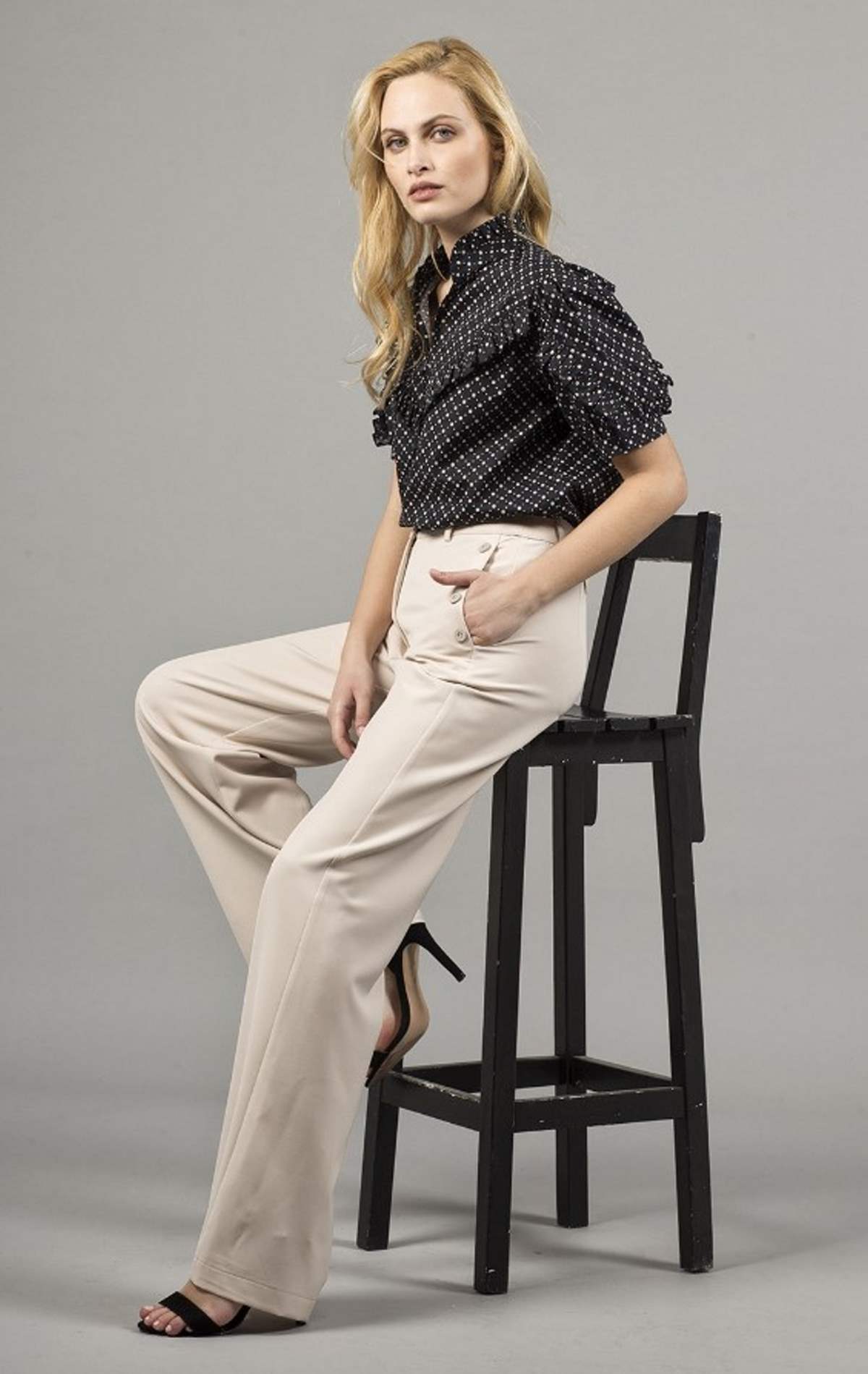 μπεζ παντελόνι kattis fashion