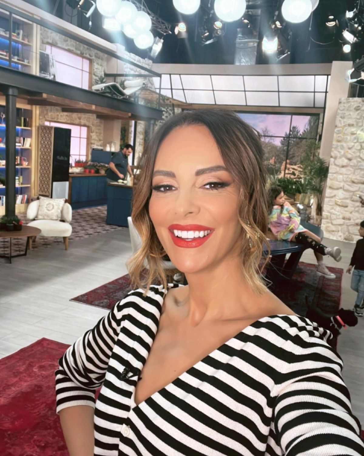 Η Μπέττυ Μαγγίρα στο πλατό της τότε στον ΑΝΤ1