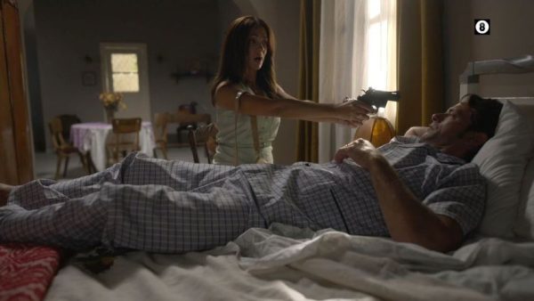 Ηλέκτρα (03/10): Η Ηλέκτρα τον σημαδεύει με το πιστόλι - «Ή θα ακυρώσεις τον γάμο ή…»