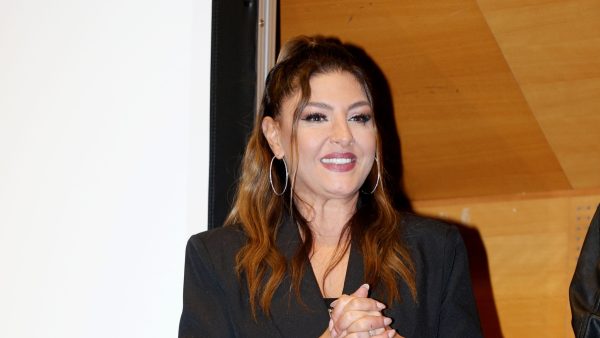 Η Έλενα Παπαρίζου σε πρόσφατη εμφάνισή της