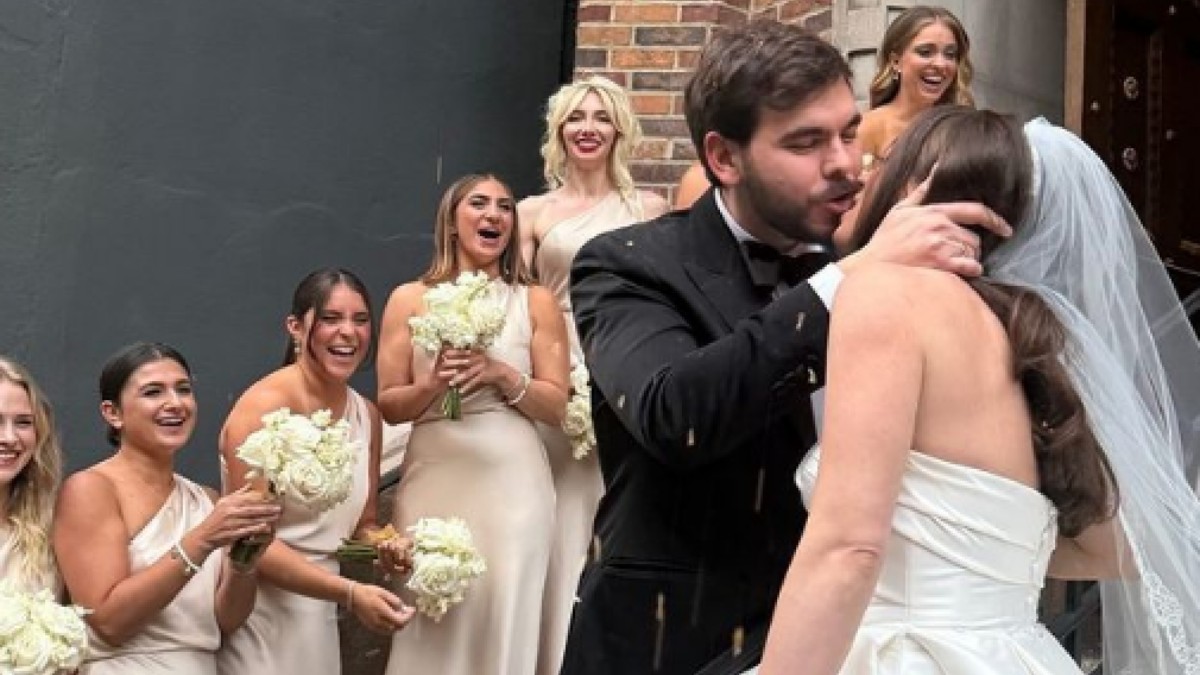 Ο γιος του Έλληνα δισεκατομμυριούχου, Τζον Κατσαμιτίδη, στον γάμο του