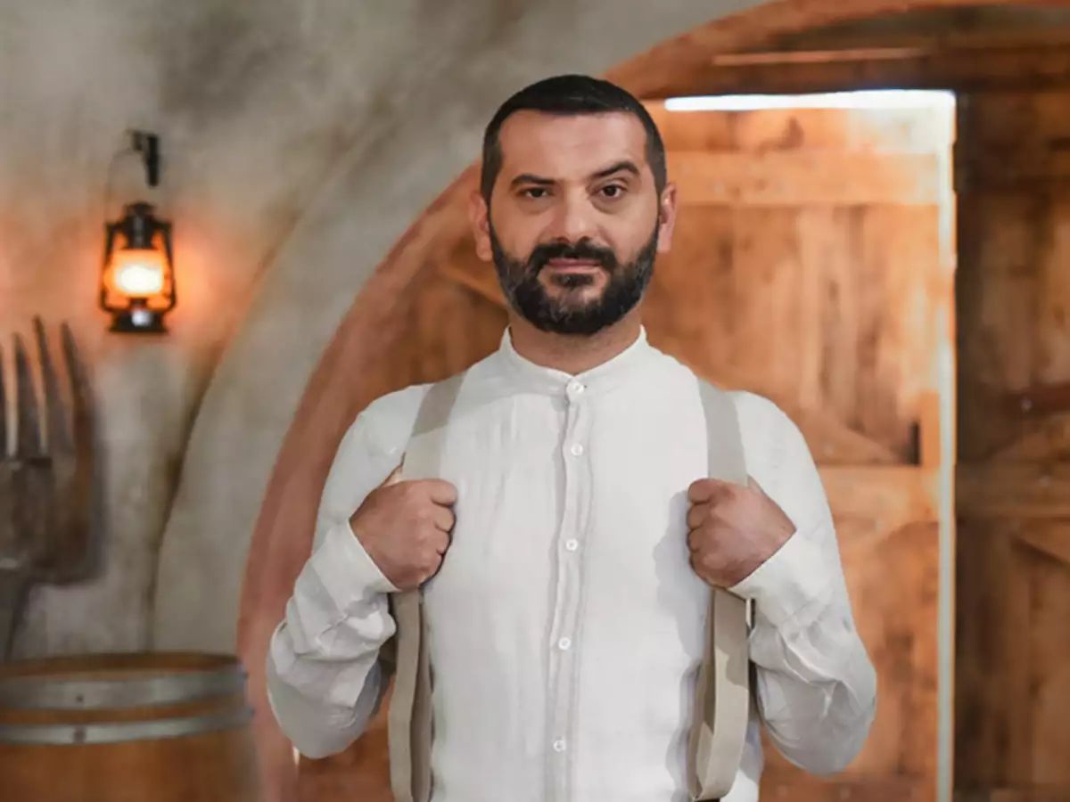 Η επίσημη φωτογράφιση του Λεωνίδα Κουτσόπουλου στην Φάρμα