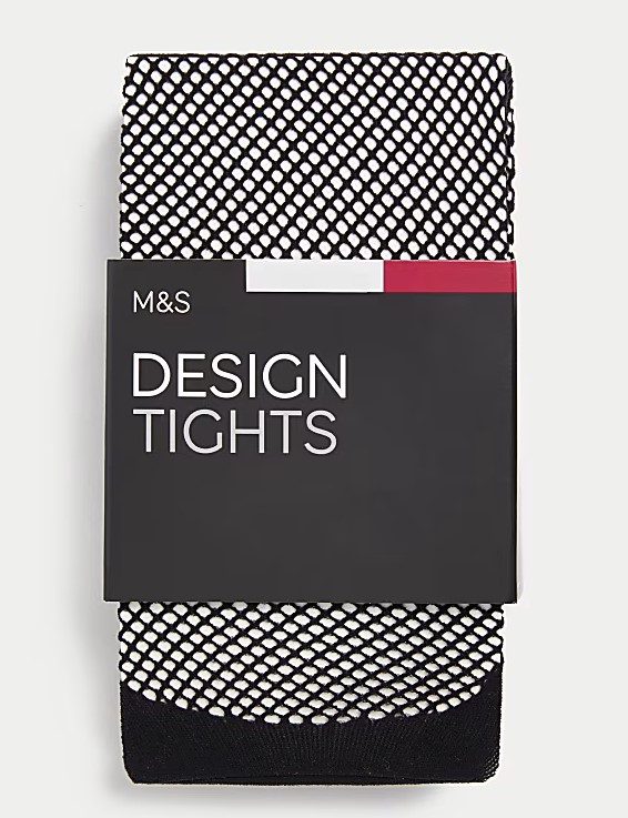 Total black: Αυτή η υποτιμημένη τάση κάνει τα μαύρα ρούχα να φαίνονται σικάτα & σοφιστικέ