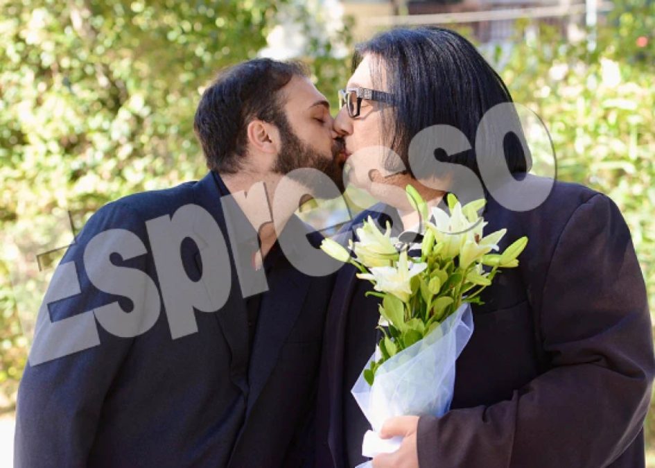 Ο Ανδρέας Ευαγγελόπουλος φιλιέται με τον σύντροφό του Στέφανο