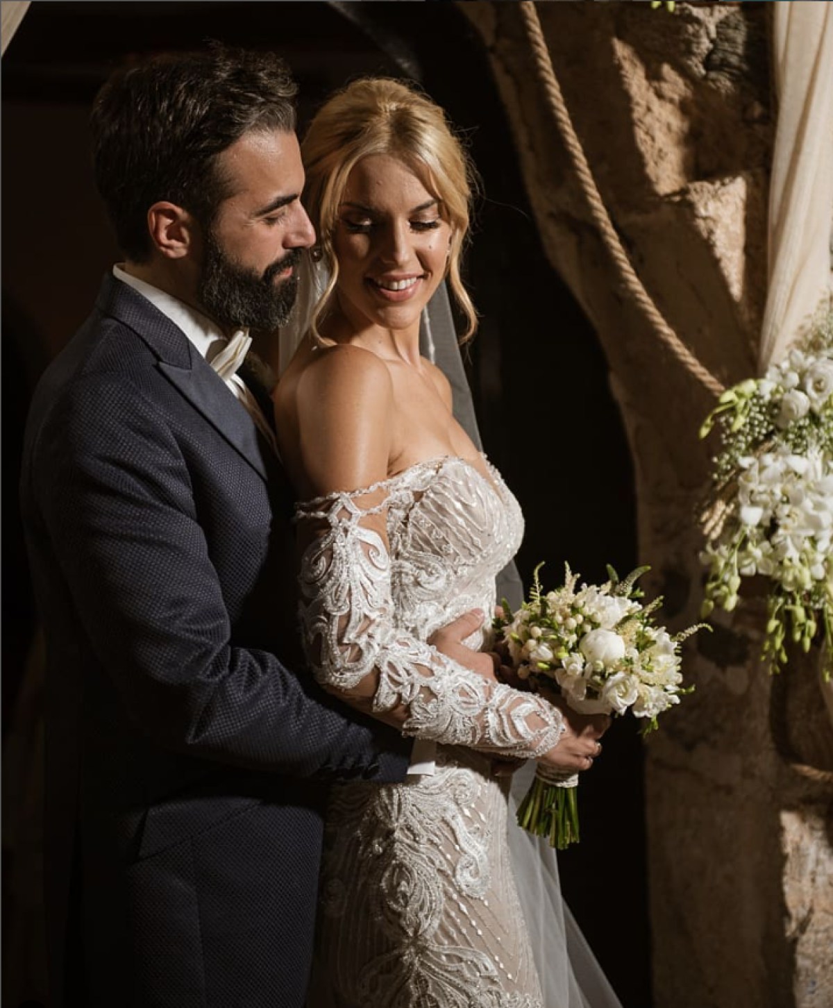 Η Μαντώ Γαστεράτου με τον Νίκο Ισηγόνη νεόνυμφοι