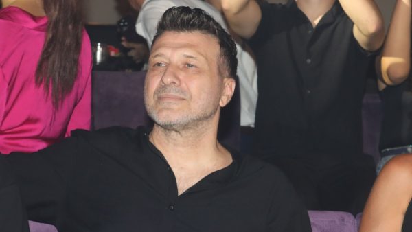 Ο Γιάννης Πλούταρχος σε έξοδό του στα μπουζούκια