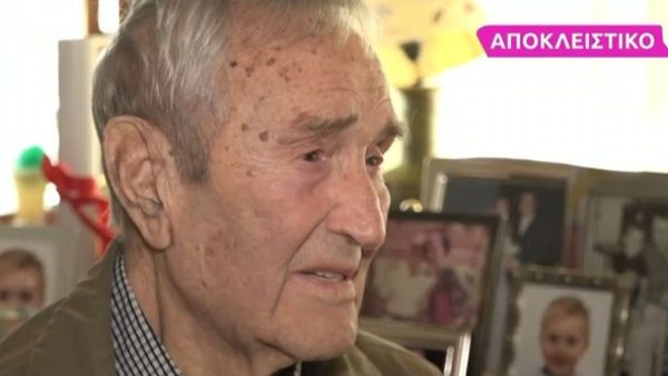Ο Γιάννης Βογιατζής συγκινημένος στην κάμερα του Super Κατερίνα