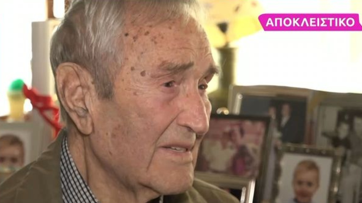 Ο Γιάννης Βογιατζής συγκινημένος στην κάμερα του Super Κατερίνα
