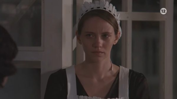 Η υπηρέτρια του Grand Hotel με δάκρυα στα μάτια