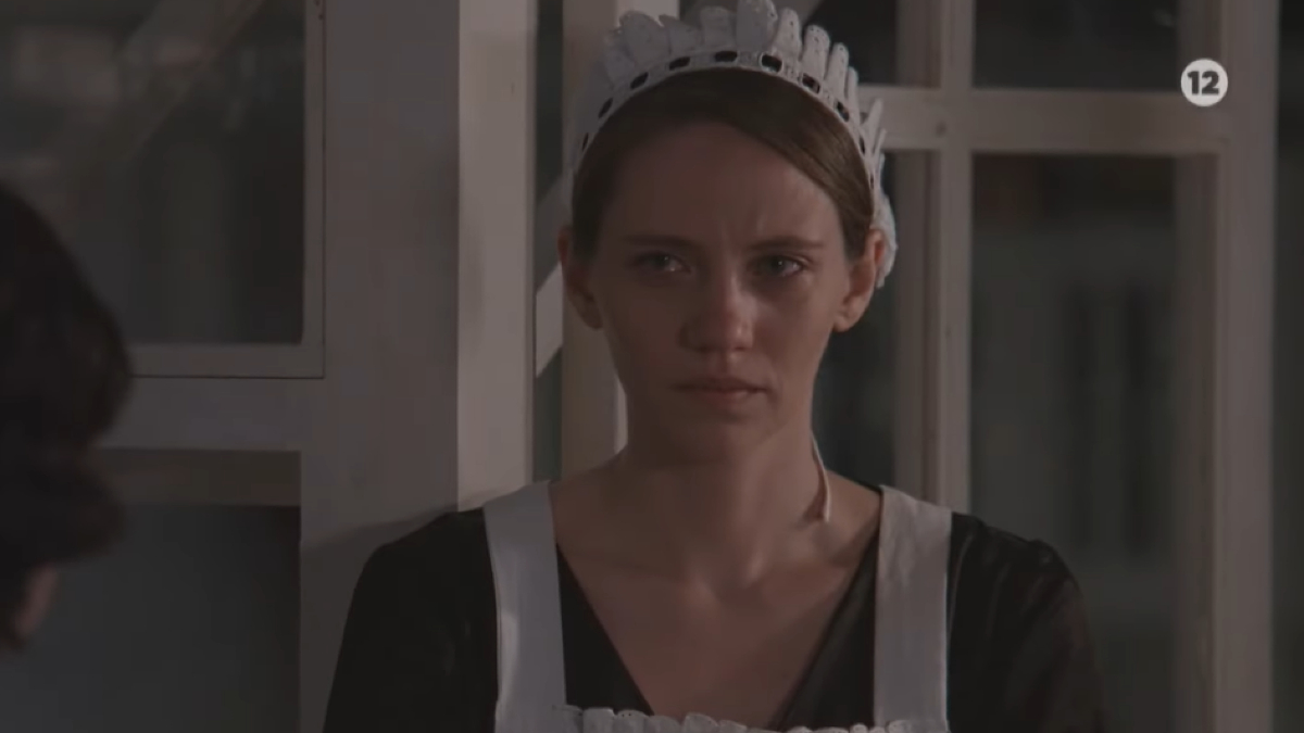 Η υπηρέτρια του Grand Hotel με δάκρυα στα μάτια