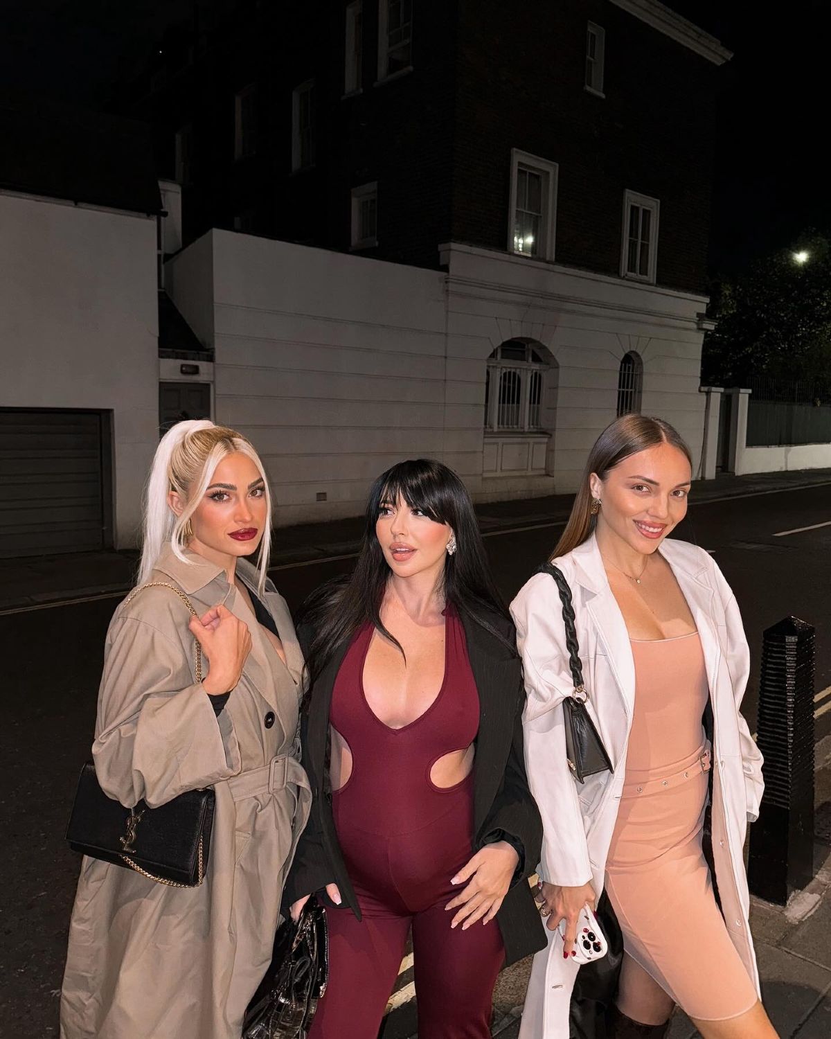 Η Ιωάννα Τούνη με τις φίλες της στο Λονδίνο