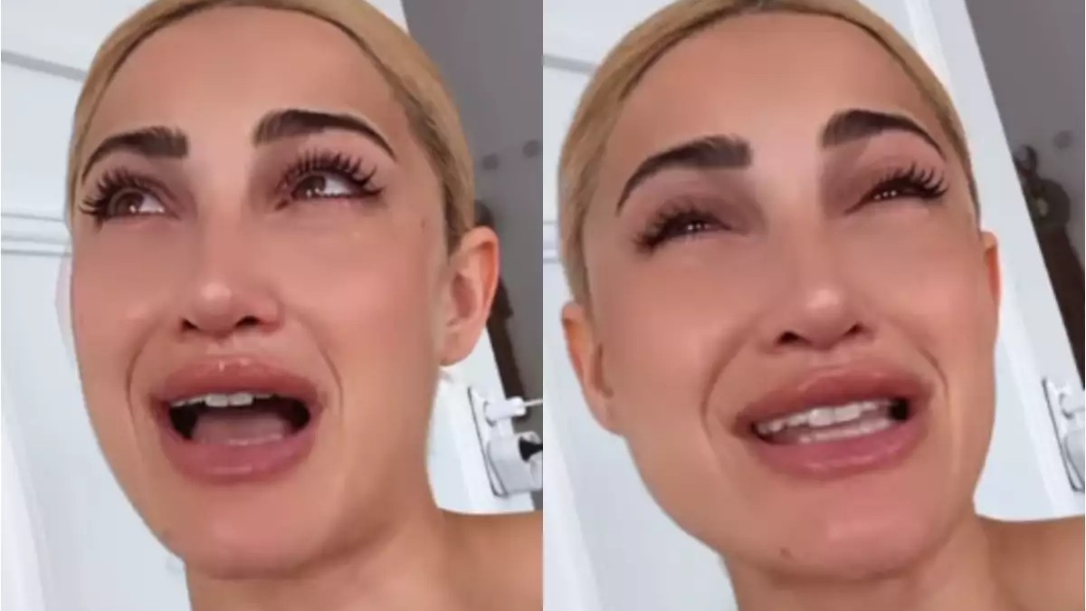 Η Ιωάννα Τούνη κλαίει