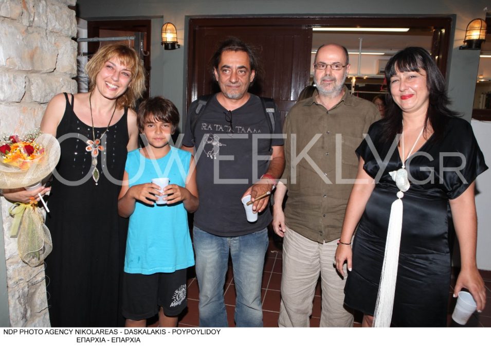 Ο Αντώνης Καφετζόπουλος με την Φαίη Κοκκινοπούλου και τον γιο τους