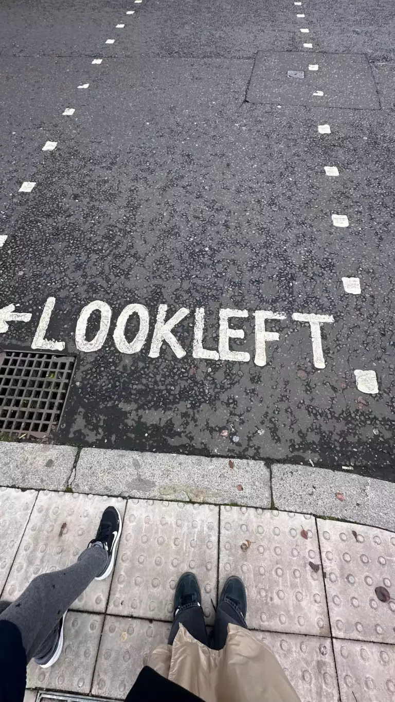 Ξέγνοιαστες στιγμές στο Λονδίνο για την Βίκυ Καγιά!