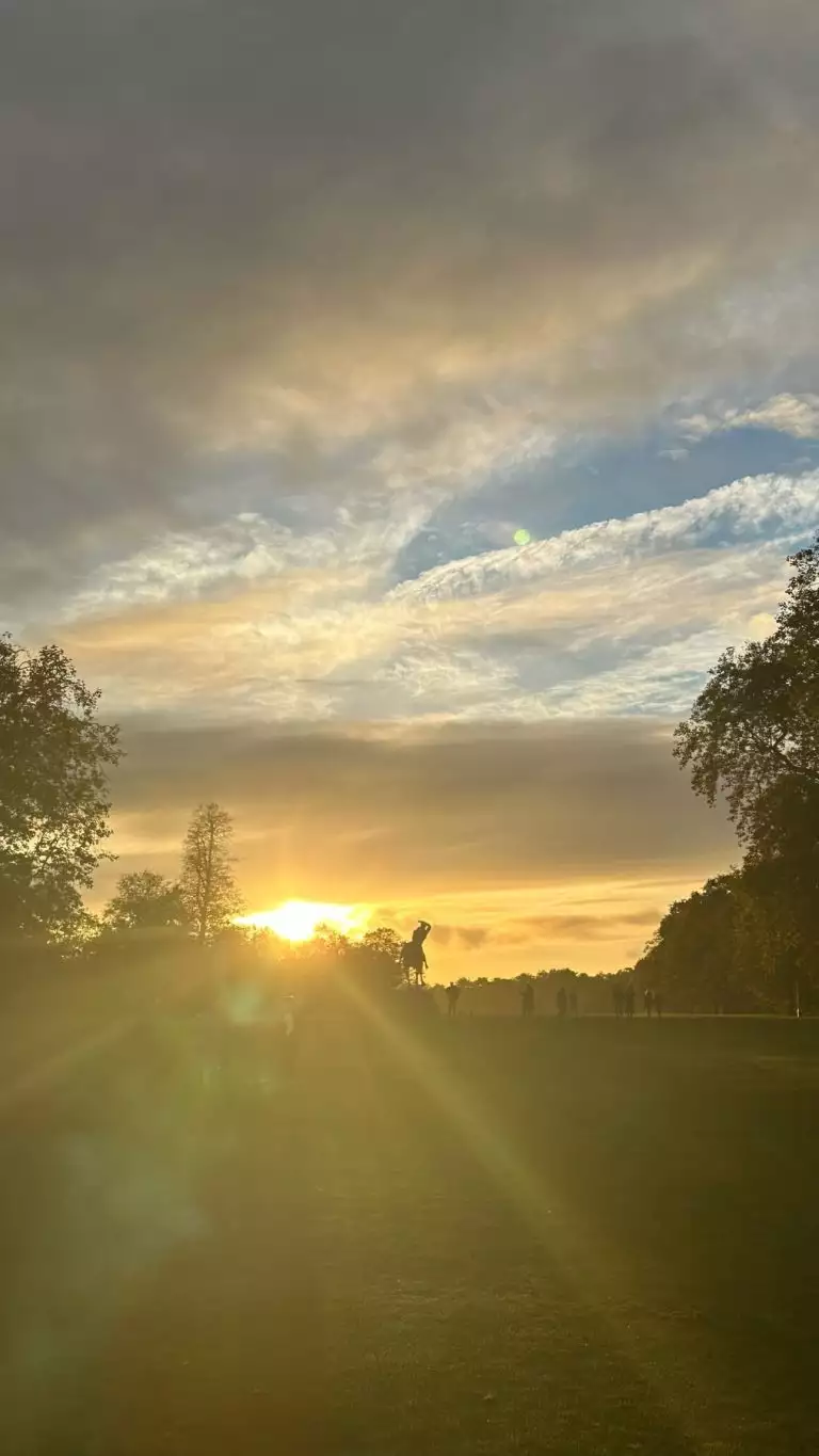 Ξέγνοιαστες στιγμές στο Λονδίνο για την Βίκυ Καγιά!