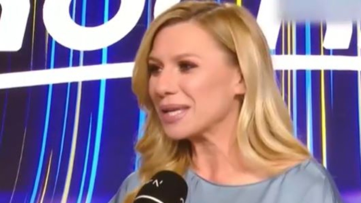 Η Κατερίνα Καραβάτου μιλάει στην εκπομπή Happy Day