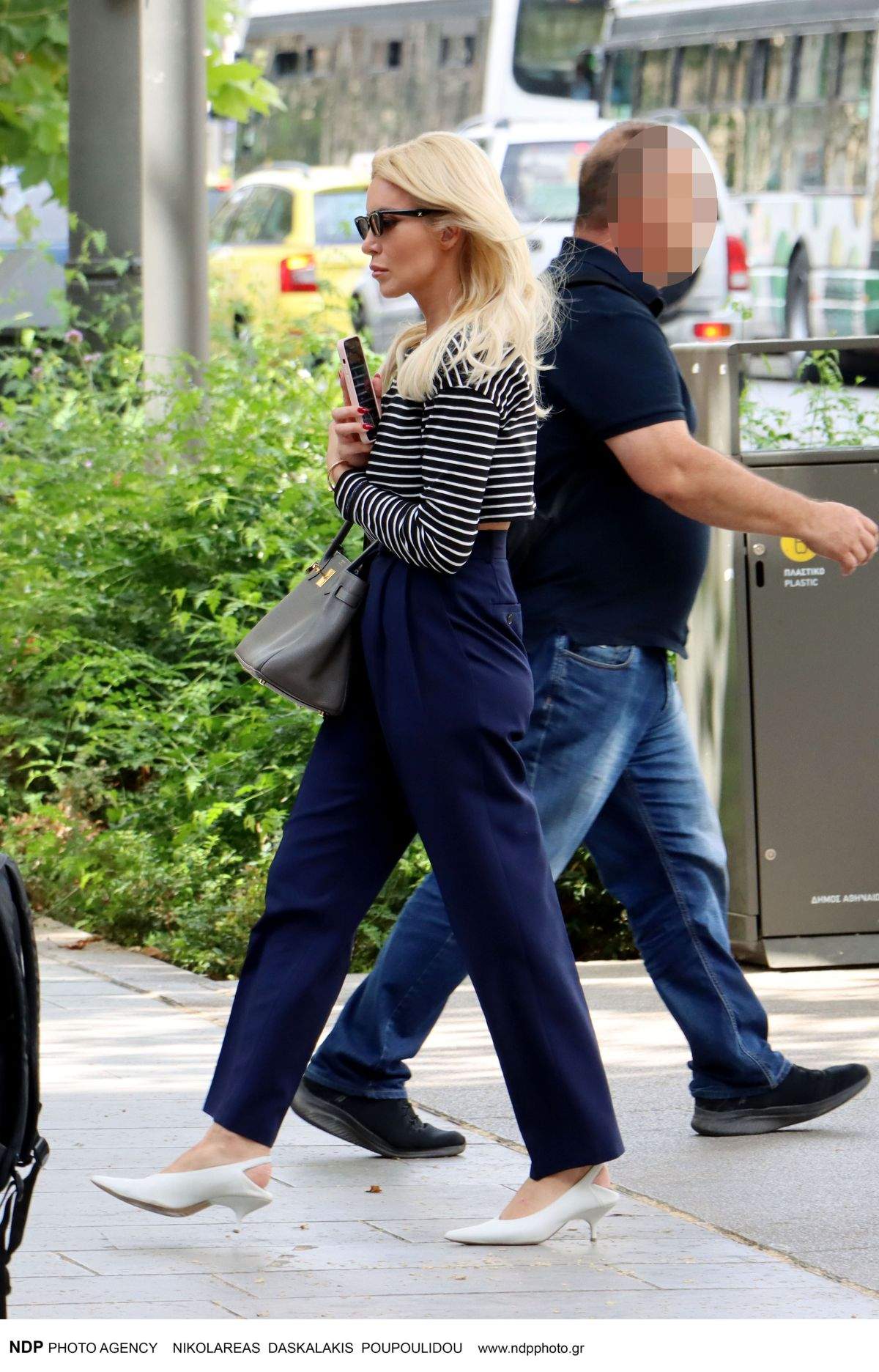 Η Κατερίνα Καινούργιου στο κέντρο της Αθήνας