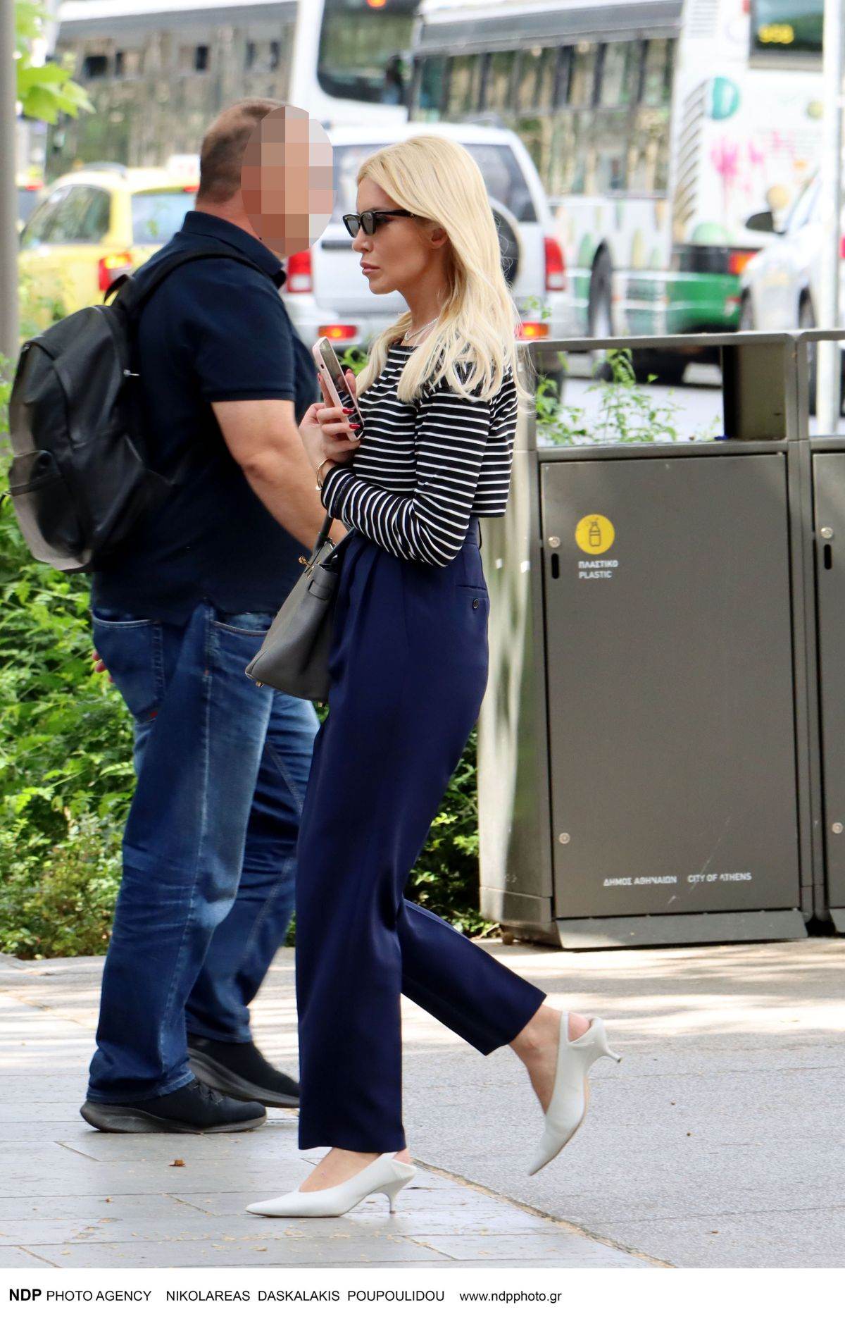 Η Κατερίνα Καινούργιου στο κέντρο της Αθήνας