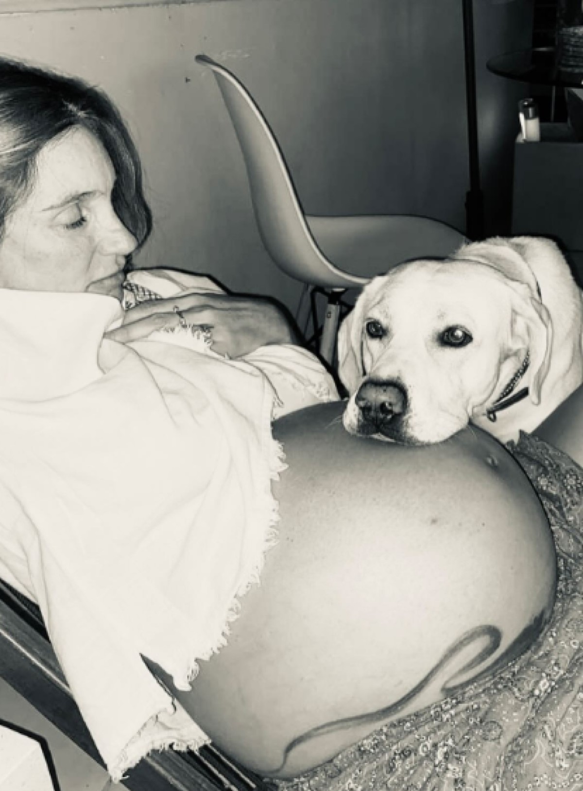 Η φωτογραφία της Ήρας Κατσαντώνη από την εγκυμοσύνη της μαζί με το σκύλο της