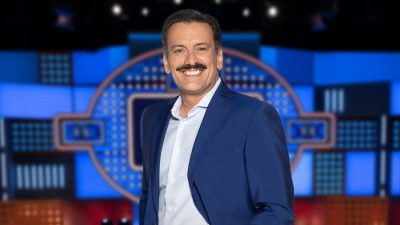 Ο Θάνος Κιούσης στο πλατό του 5x5