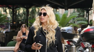 Η Κωνσταντίνα Σπυροπούλου στους δρόμους της Αθήνας