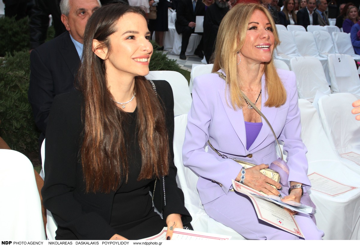 Η Εριέττα Κούρκουλου με την μητέρα της Μαριάννα Λάτση