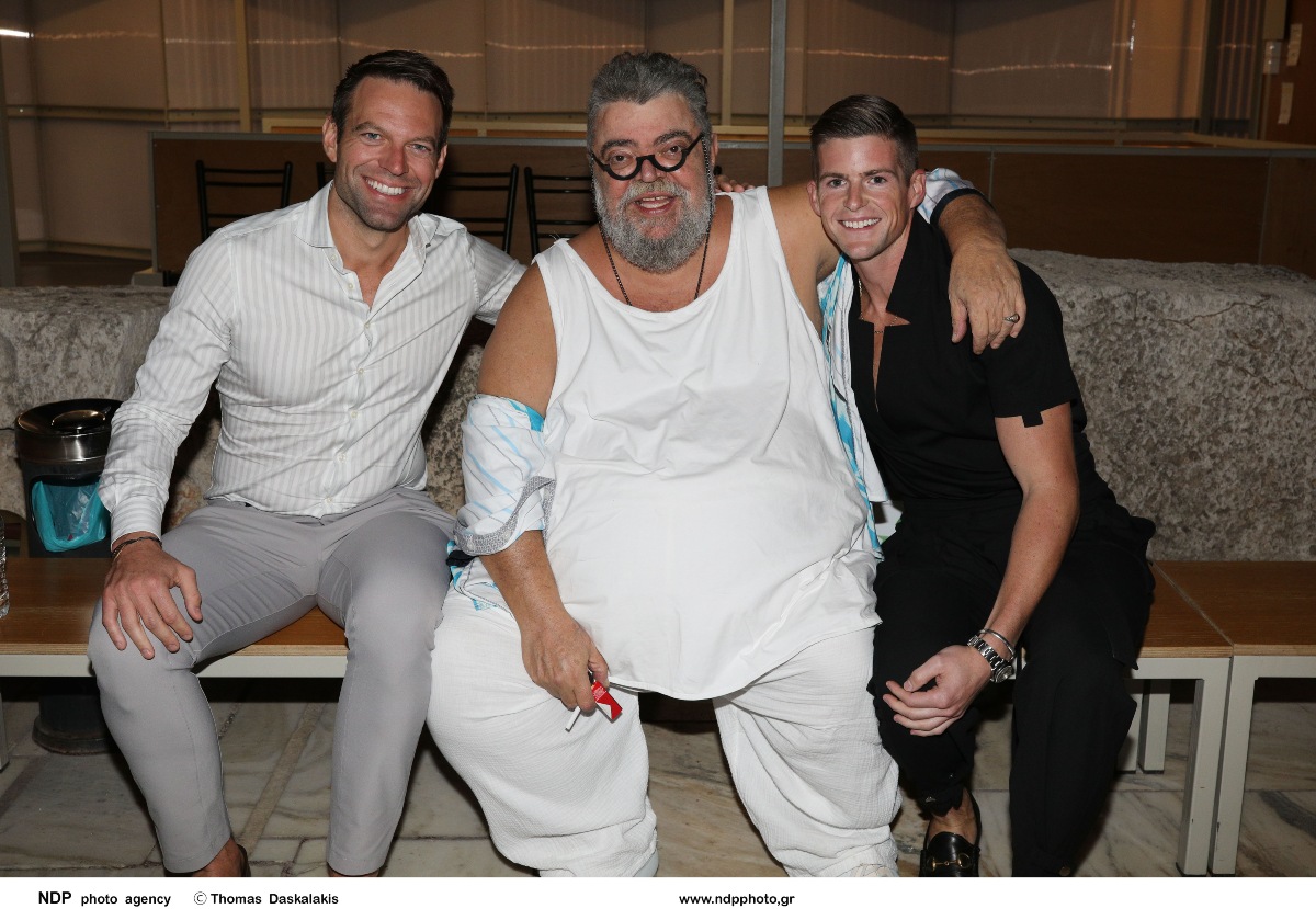 Ο Σταμάτης Κραουνάκης με τον Στέφανο Κασσελάκη και τον σύντροφό του Tyler