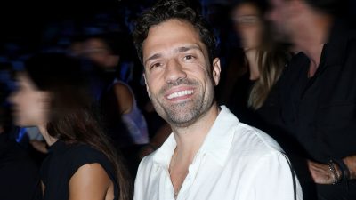 Ο Κωνσταντίνος Αρυγός σε βραδινή του έξοδο