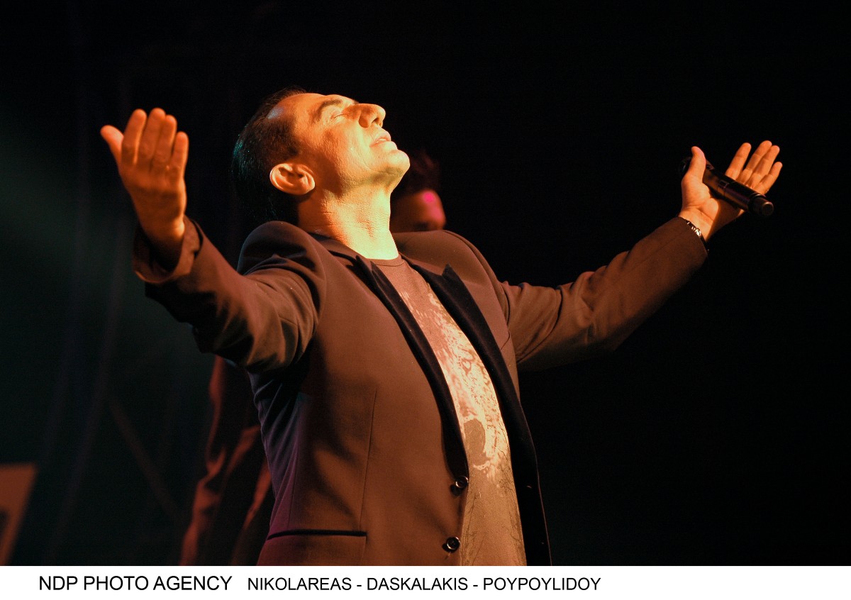 Π Λευτέρης Πανταζής στο νυχτερινό κέντρο Opera.