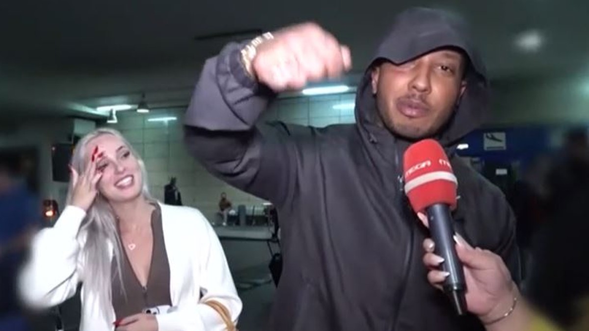 Ο Light στο αεροδρόμιο Ελευθέριοσ Βενιζέλος με την σύντροφο του