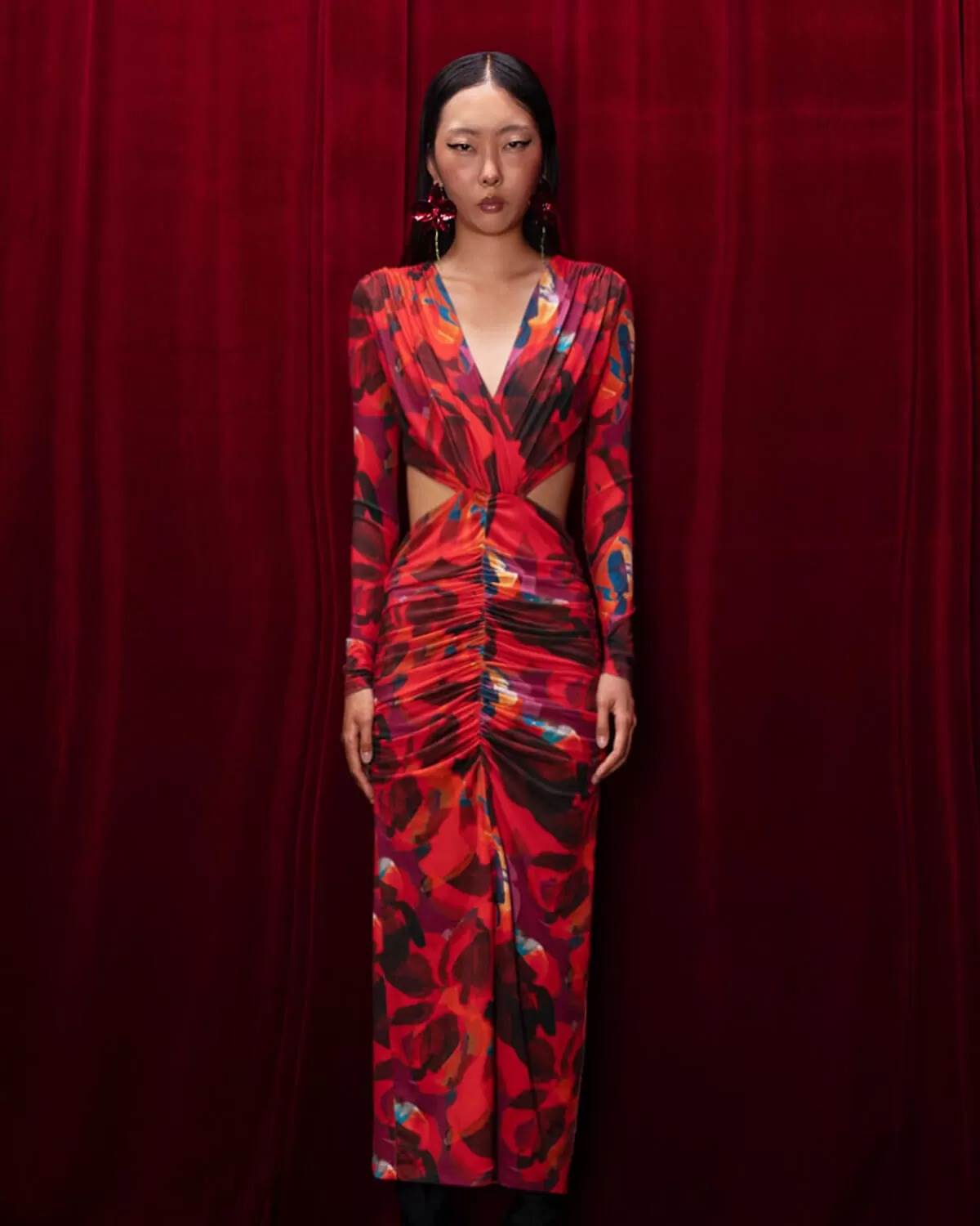 εμπριμέ φόρεμα