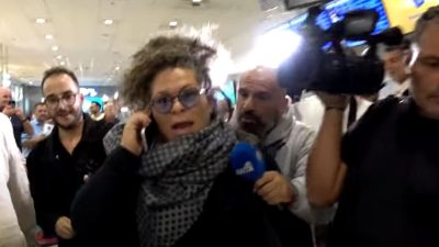 Κυνηγητό για την Ματούλα Ζαμάνη και τους δημοσιογράφους στο αεροδρόμιο